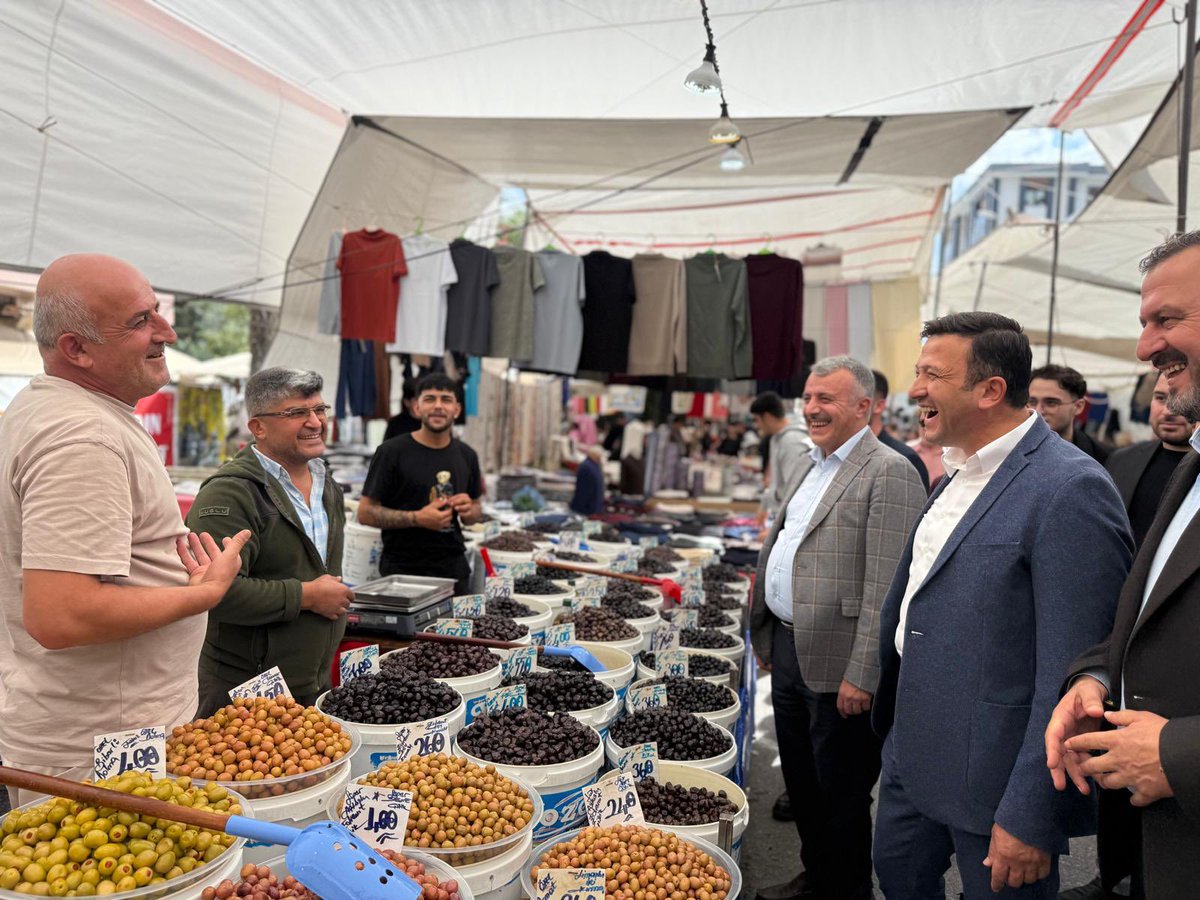 avhamzadag's tweet photo. 📍Tuzla

Türkiye Yüzyılı Buluşmaları kapsamında çok değerli dava arkadaşlarımızla bir araya geldik. 

Ardından esnafımızla hasbihal ettik. Hayırlı işler ve bereketli kazançlar diledik. Samimi sohbetleri ve misafirperverlikleri için teşekkür ediyoruz.

Yola çıktığımız ilk günkü aşk ve heyecanla çalışmaya devam ediyoruz.