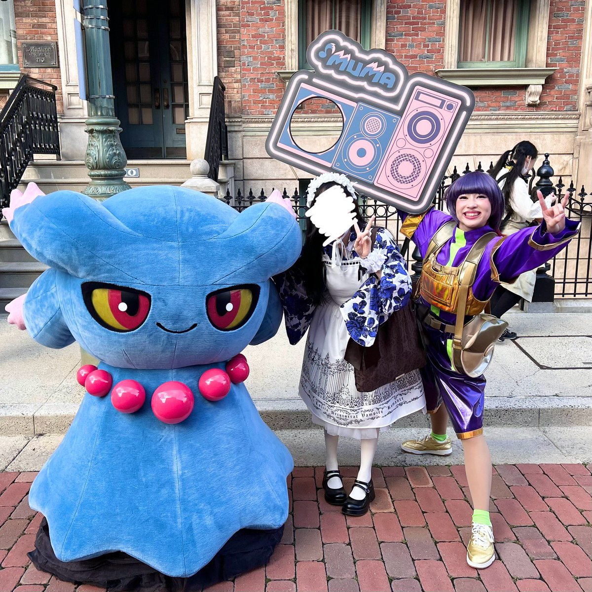 Uchi2FR's tweet photo. メディア欄自我なさすぎて怖がられたら申し訳ないので一時的に晒す

1〜4枚目のブラウス（共通）→自作
2枚目ジャンスカ→自作
2枚目ドロワーズ&amp;靴下→しまロリ
1、3、4枚目タイツ→チュチュアンナ
3枚目ブラウス→アベイル
4枚目浴衣→3000円くらいの新品購入

顔隠したの剥がれてたら消す🫠 https://t.co/EtYKjxSQ05