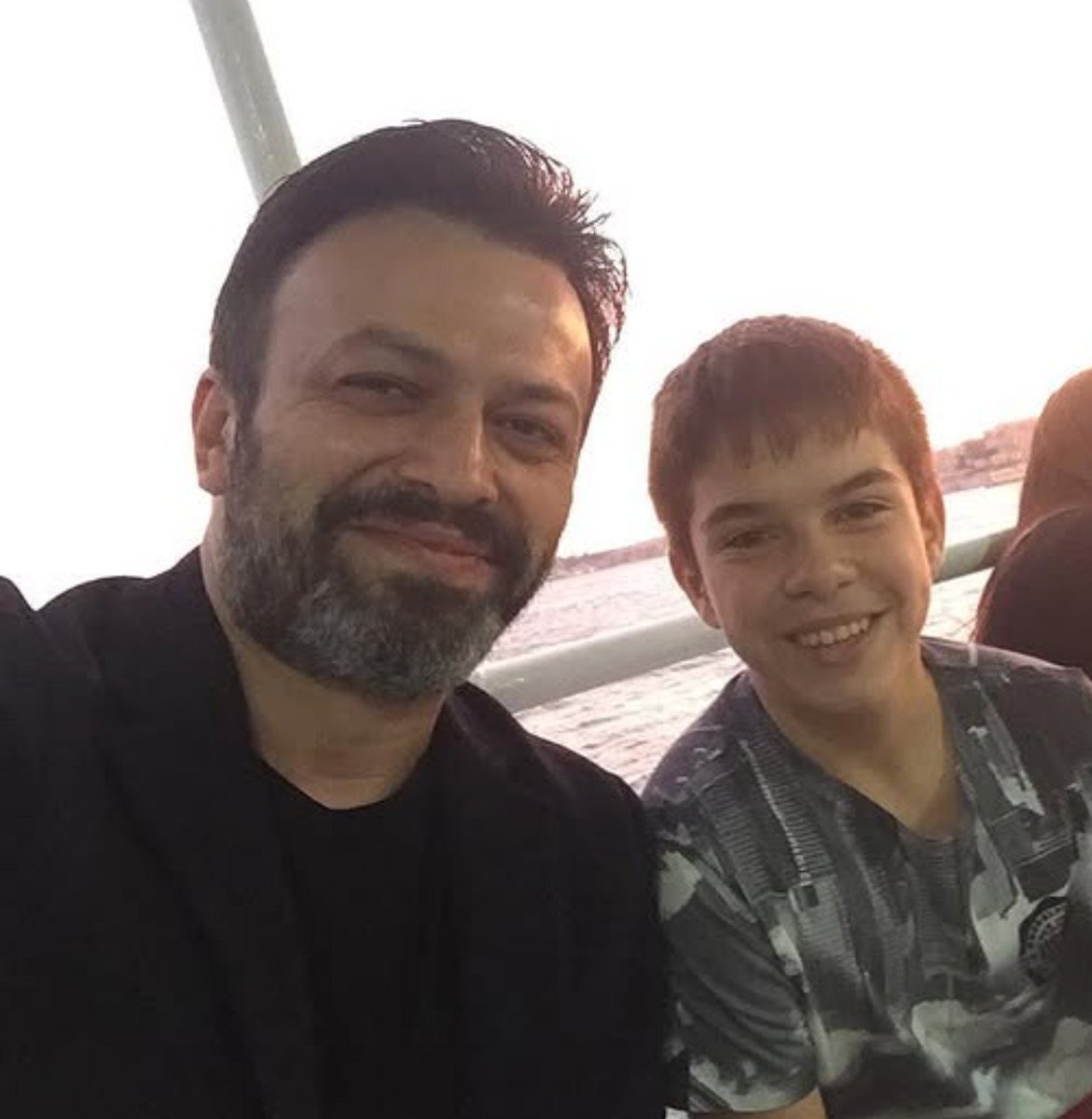 melikesi_n's tweet photo. onu rüyasında görenleri çok kıskanıyorum abii benimde rüyamda gir lütfen🥹hem de çok özledimm🥺🌹❤ https://t.co/5pbQKm7okP