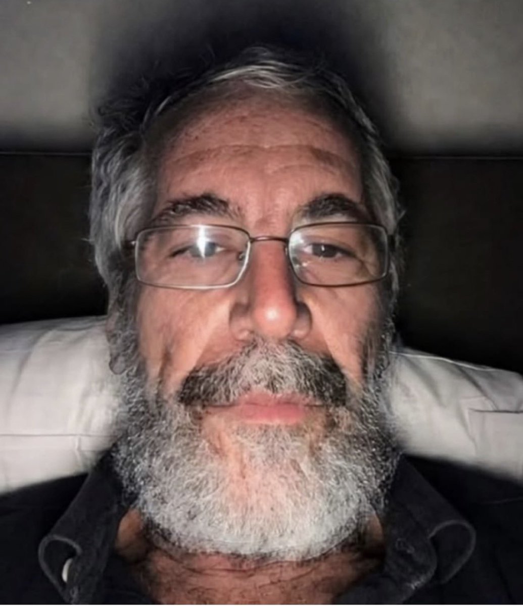 Ivana_773's tweet photo. Hey @grok  shave the beard of this unique person, i wanna check something !! https://t.co/SqF4UUVx3l