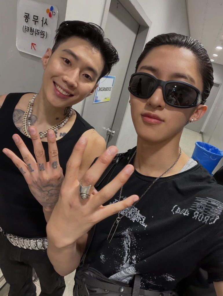ryulngshot4sho's tweet photo. woojin with jay 🥹 https://t.co/qsH7cgz1qw