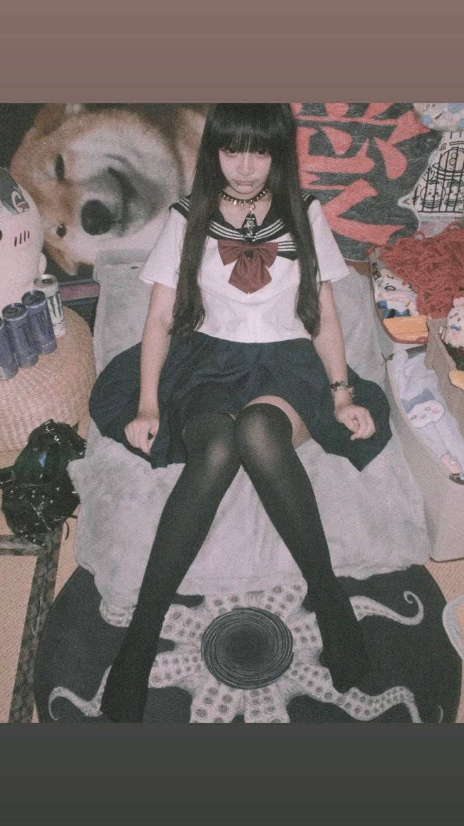 404notfoundkiu's tweet photo. 自介✘﹏✘ 2.0
叫我翹/QQ/sophia 12年🇭🇰生理女
重鬱｜ptsd ｜od | 自傷 | 穿孔 | 壞習慣全沾
我會自己紋身:3 159cm 42kg 
查成份回fol｜52🚪純綠可聊天 https://t.co/MpSkvHoBuK