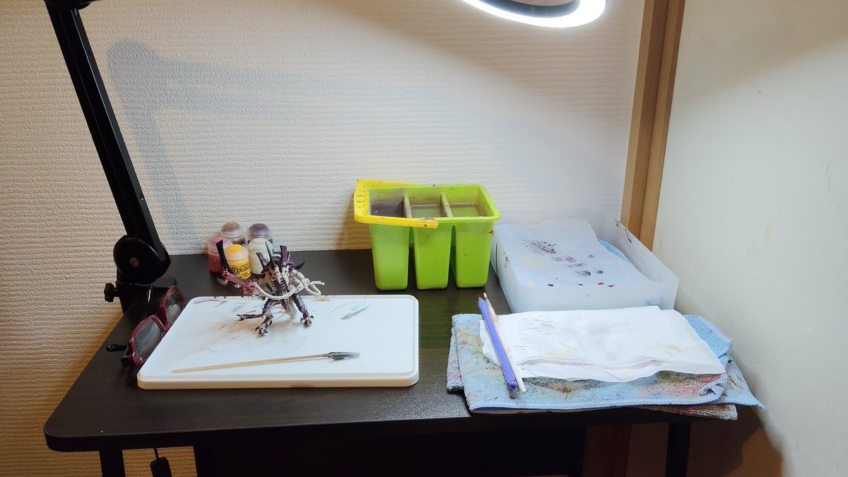 jackocean_jp's tweet photo. リビングの片隅に作業机設置してみた笑。 https://t.co/eGZeWClGuF