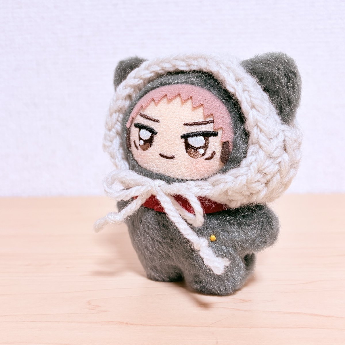 takamiya_juju's tweet photo. さっきのが致命的に編み方を間違えてたので編み直しました…（なんと３回目です）😂
ちゃんと目を数えてやったはずなのに今度は左右の長さが違う…前途多難すぎる😂 https://t.co/4PeP1M3Ckm