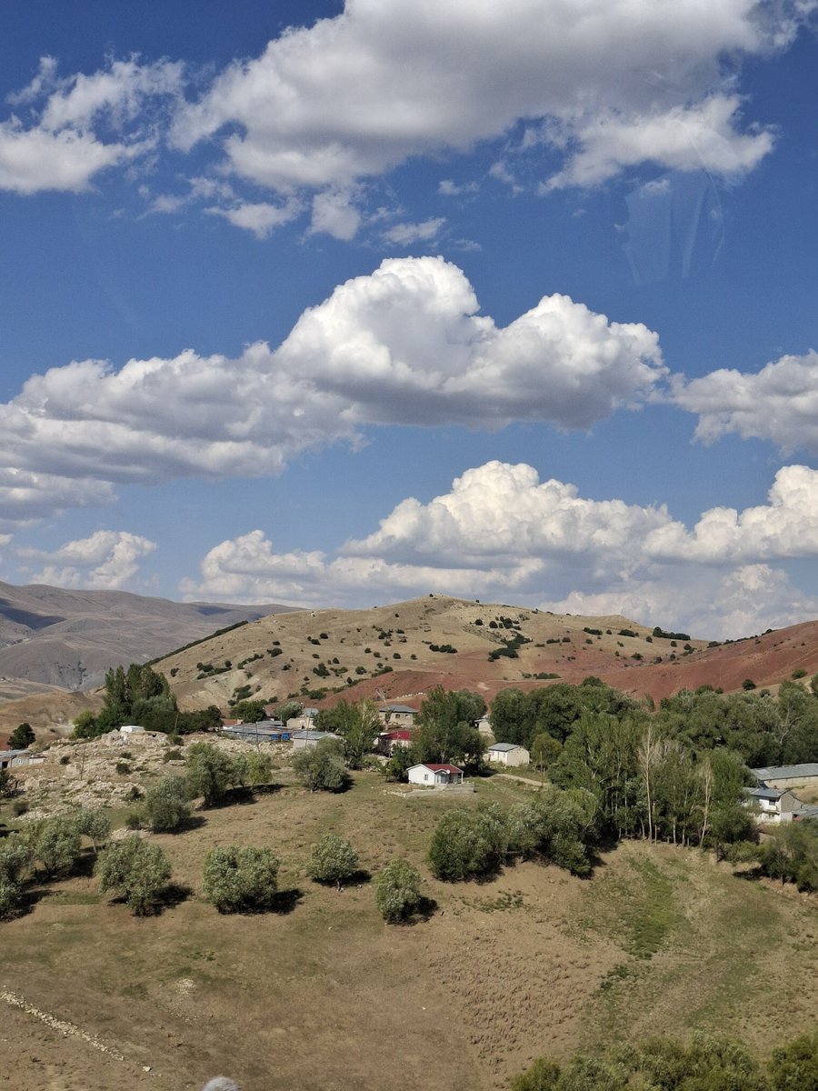 TROfficial24's tweet photo. 📍Yazıören, Tercan ▪︎ Erzincan
#Yazıören #Tercan #Erzincan #köy #doğalyaşam https://t.co/C4YTu4kTpY