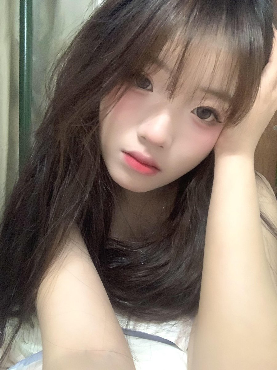 MarieGa56646926's tweet photo. 有男生要来锐评我19的福嘛🥺                                                                

睡不着来X发泄了                    

流言1我真发 https://t.co/be3TgYCFJN