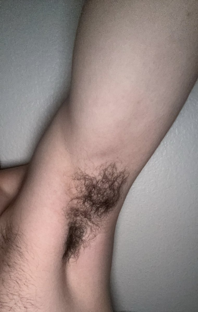 MiguelPOV_'s tweet photo. Good morning to the ones that like hairy armpits 👀
#nsfwtwt #armpit #kink https://t.co/VdwYBQJTkC