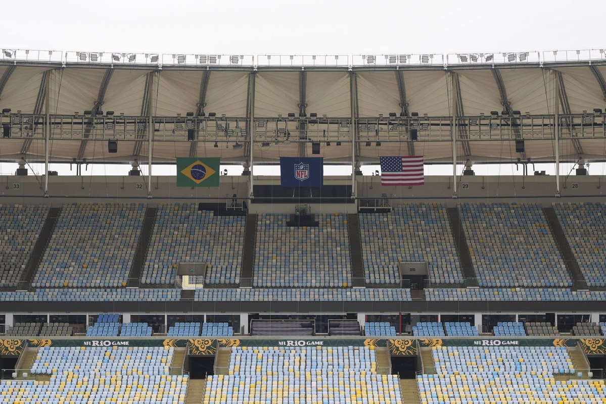 NFLBrasil's tweet photo. O Maracanã tá lindo DEMAIS. 🏈🥹 https://t.co/CY7YnOYfYB
