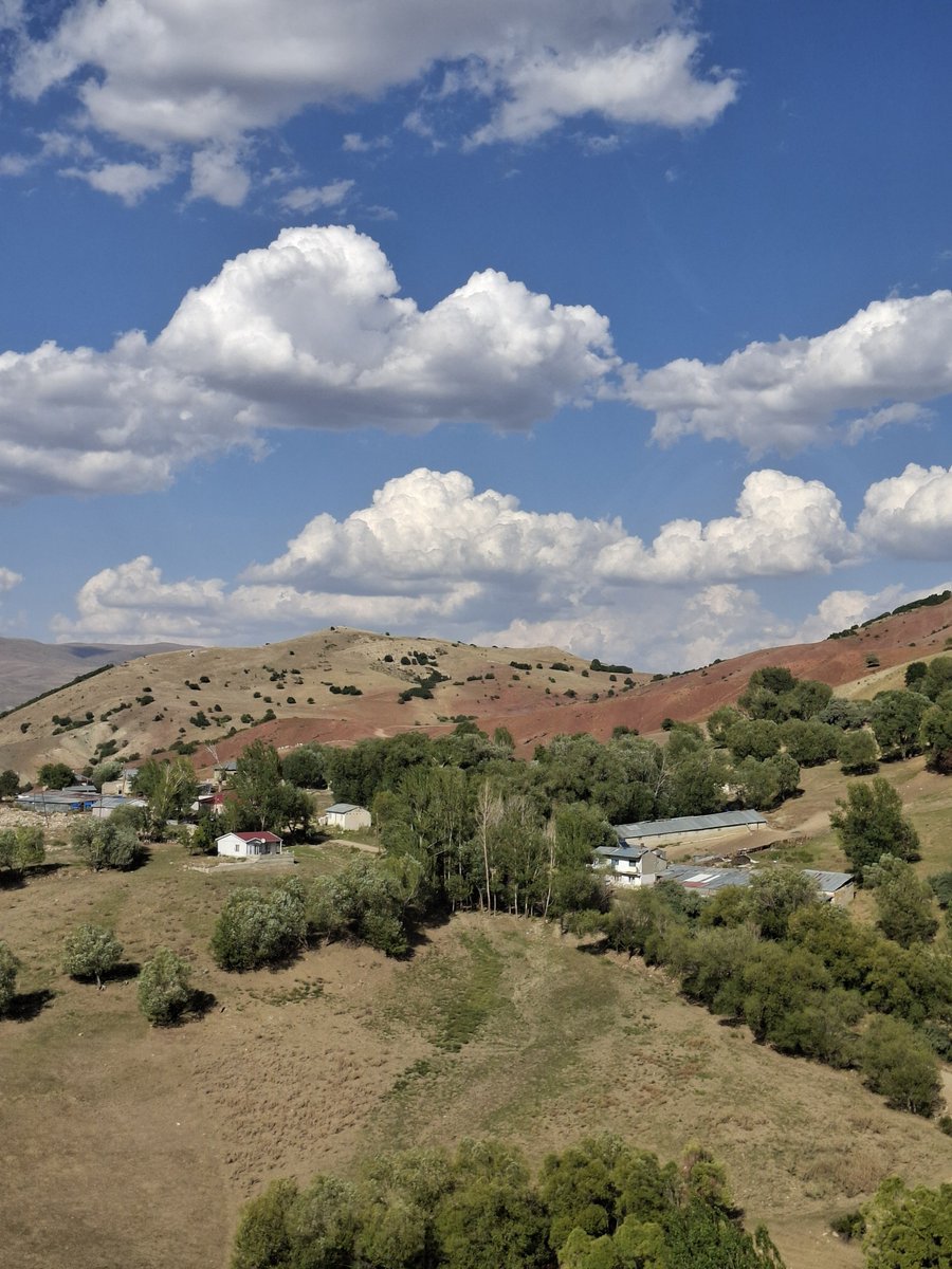 TROfficial24's tweet photo. 📍Yazıören, Tercan ▪︎ Erzincan
#Yazıören #Tercan #Erzincan #köy #doğalyaşam https://t.co/C4YTu4kTpY