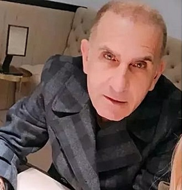 HurmaEdit's tweet photo. Savunma sanayisine 750 TL vermemek için kredi kartı limitini düşüren Mustafa Sandal'ın kayınpederi Cihan Sütşurup'un, fon vurgunundan 11 milyar TL’lik satış yaparak çıktığı ve tüm mal varlığına tedbir konulduğu öğrenildi. https://t.co/x5HXRL0f6f