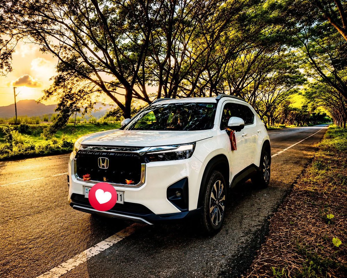 AUTOINTELIN's tweet photo. 🚨 WANT A CAR YOU CAN BUY TODAY AND KEEP FOR 15 YEARS? 

No gimmicks.
No unnecessary features.
No complicated ownership.
The Honda Elevate is a straightforward SUV built around the things that actually matter:

✅ Naturally aspirated petrol engine
✅ Proven CVT option
✅ Practical cabin
✅ Good ground clearance
✅ Simple, easy-to-understand package
✅ Honda’s reputation for long-term ownership
