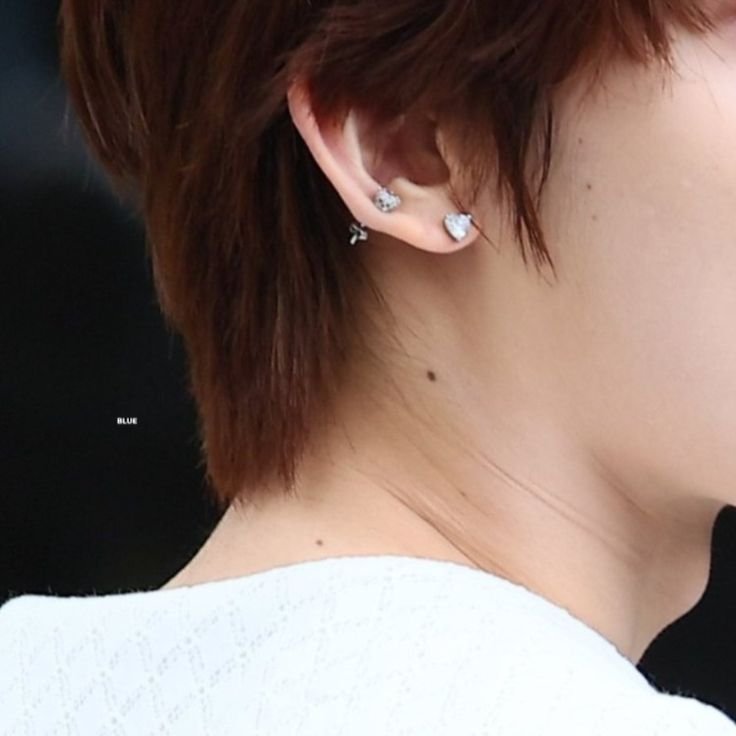noobunni's tweet photo. i miss sunoo wearing earrings he was so girlnoo https://t.co/kou3ih9dC1