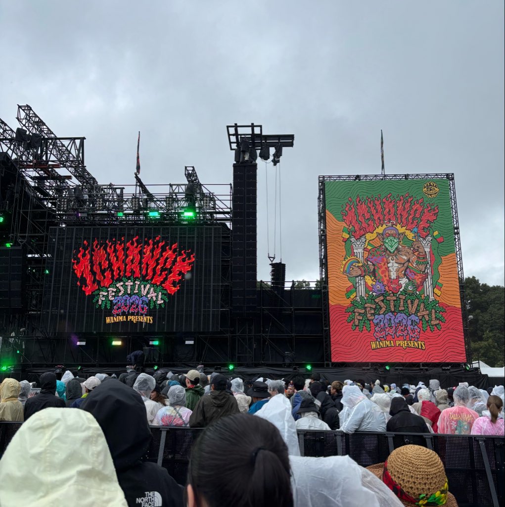02910A's tweet photo. 今年もワンチャン楽しすぎた🙌
めちゃくちゃ雨降ってたけど、サンボの時には止んで...サンボ最高だった😭
ワンオク完全感覚、YAOて...😇 https://t.co/BiTjJsM07j