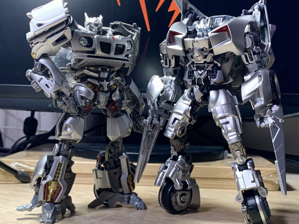 ShibaO_02's tweet photo. 実写TFのイケメン2人
イケメンすぎて輝きが凄い https://t.co/vWnzB4LoeB