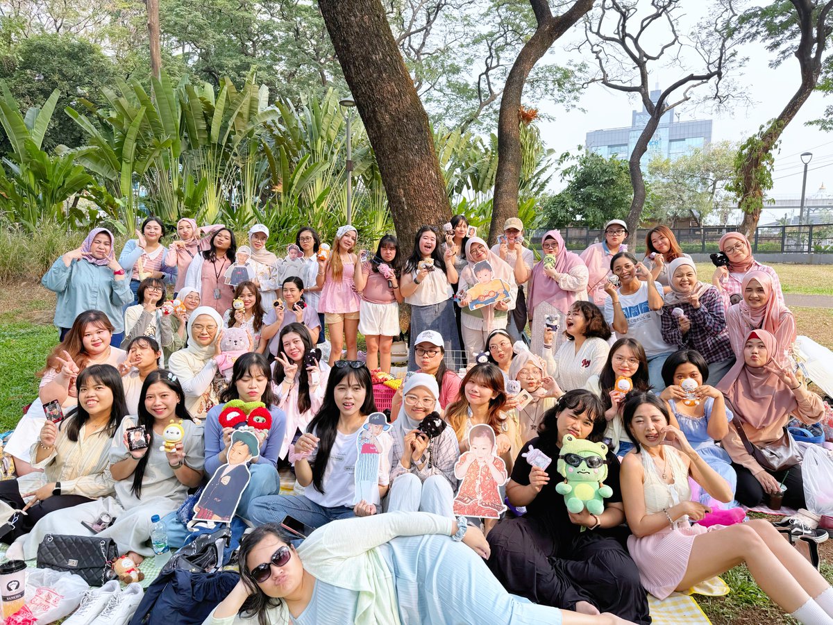 MonstaX___INA's tweet photo. Thank you for today, Monbebe! it was fun like always yaaa~ 💜
once again, Happy Monbebe Day!!! 

#MonbebeDay #MonstaX 

ayok kapan2 piknik bareng pspspsps @OfficialMONSTAX https://t.co/nPdNBbCFM7
