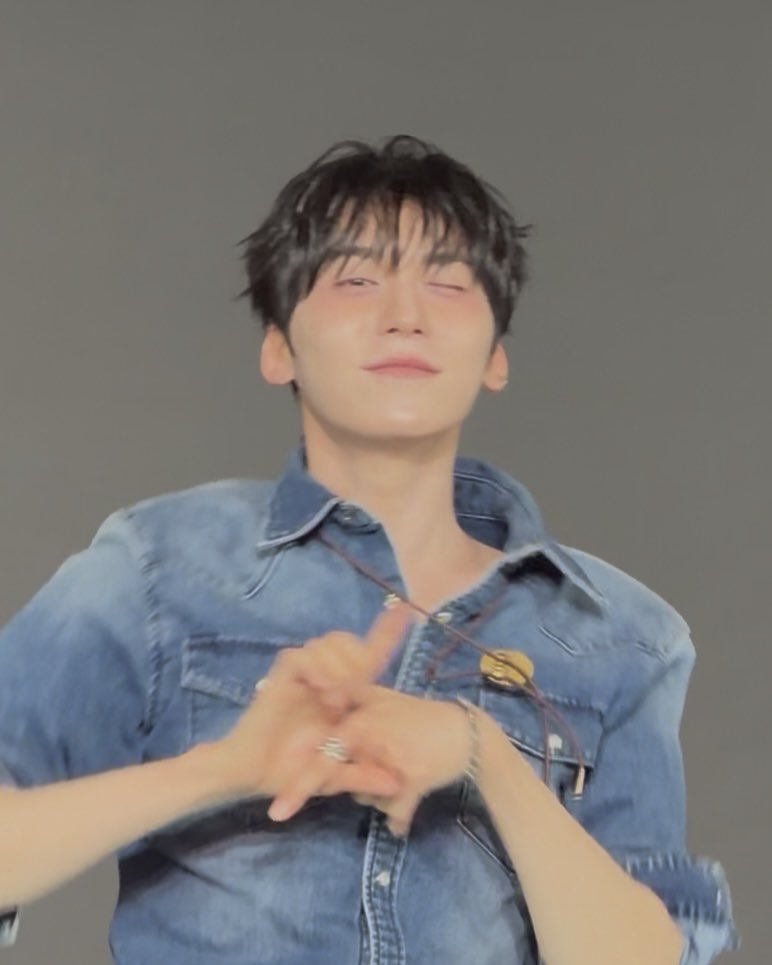 ONEUS_kattyan's tweet photo. ゴニくん今日も可愛かったです🥰️
#ONEUS  #원어스  #건희 https://t.co/PLakTLdhDO