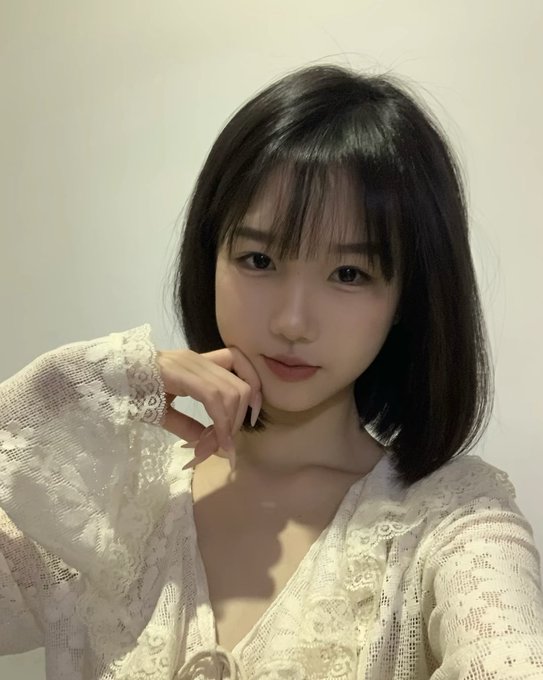 OyeniyiOlaniyi1's tweet photo. 晚上九点了还有人在吗？？？？？？？   

开脱！！！上供！！   ！    

真的给b看，反正不要🚪 https://t.co/nnEsFeY54b