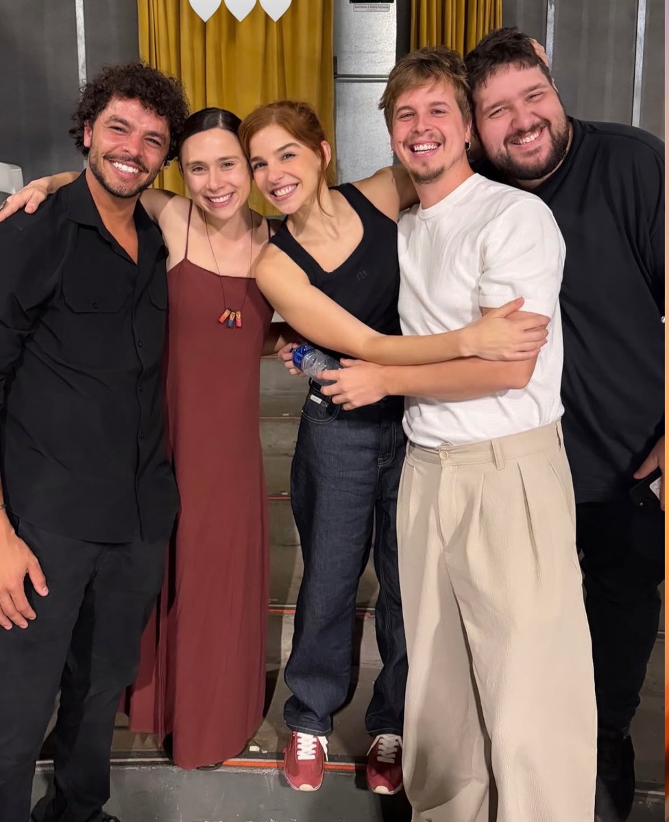 bedibarbs's tweet photo. não envelheceram nadinha nadinha nadinha 😭🤍🫵🏽 https://t.co/aMrqx3Gw3U