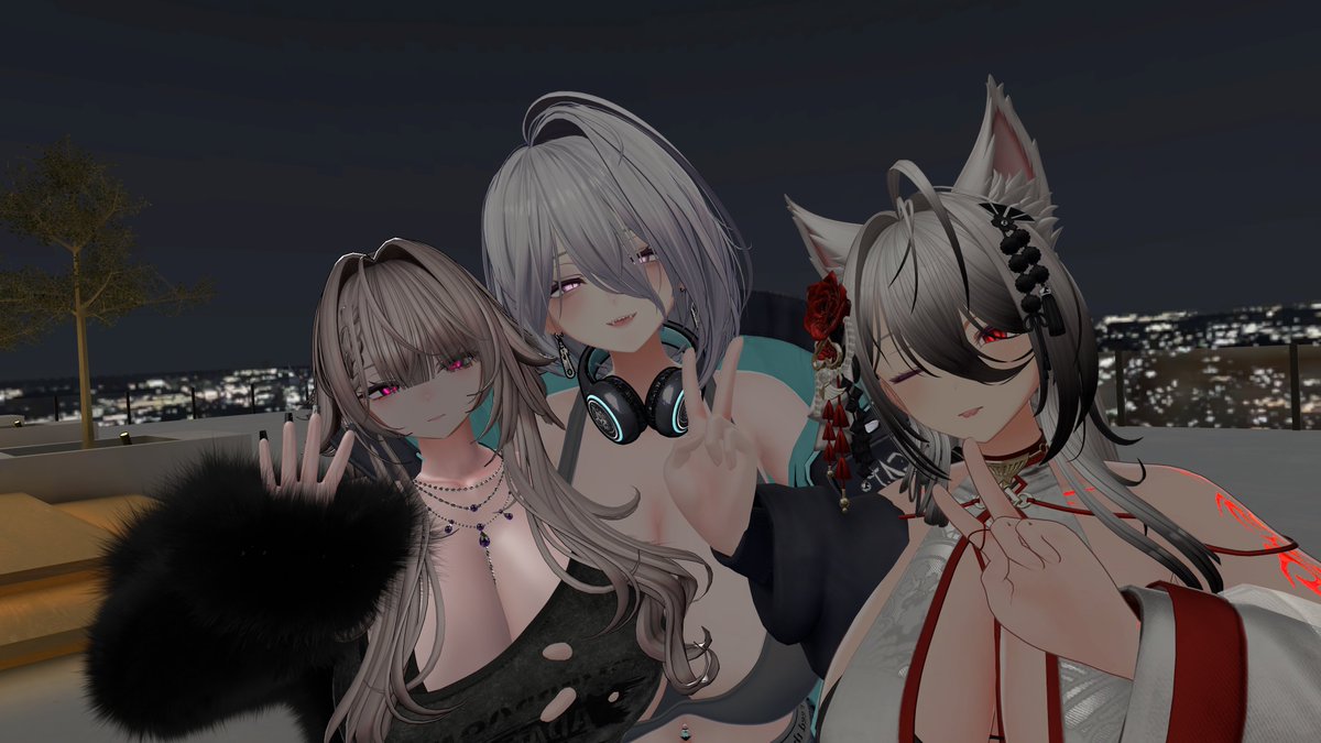 linz_vrc's tweet photo. #VRCお姉さんミルティナ集会
初めて参加してみました！
みなさんとってもかわいいくてかっこよかったです✨ https://t.co/95m0wJ4fFj