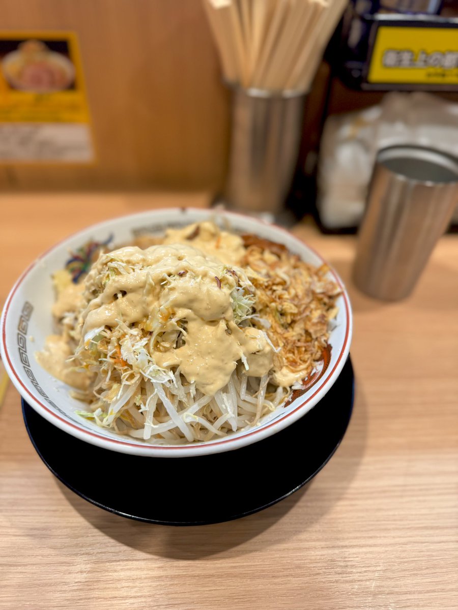 dr_inoue_'s tweet photo. 9月までなので駆け込みで豚山の冷やし中華
ヤサイマシアブラマシマシ、アレ、ぷくぷく
冷やしの野菜は実質サラダ🥗ぷくぷくシールもらえてうれし🫶
夏終わりだーーー。圧迫着のストレスが減る脂肪吸引の季節がきますねえ🤔
これ食べた後、サプリでビタミンとってプロテイン飲んで、栄養ばっちり👌 https://t.co/drOFRCgCRu