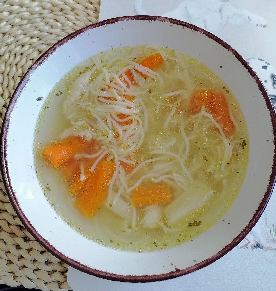 tvsceo's tweet photo. chicken noodle soup 
280 kcal https://t.co/nm8hd1nCNS