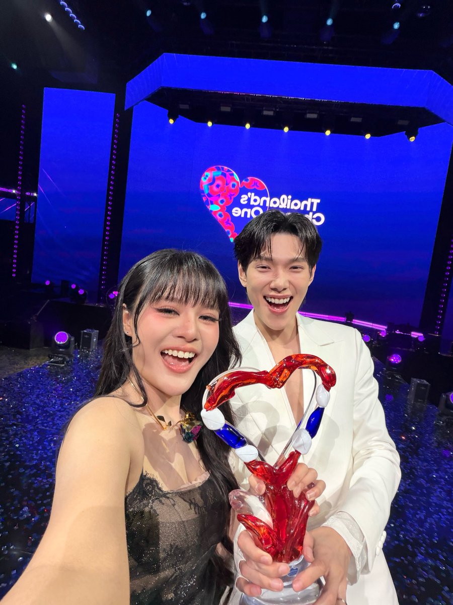 MANG_OfficialTH's tweet photo. 🇹🇭 See you Eurovision Asia ✨
ขอบคุณทุกๆ คนที่รักและสนับสนุนพวกเราทั้งสองคนด้วยนะคะ เป็นเกียรติและดีใจที่ได้เป็นตัวแทนประเทศไทยมากๆ พวกเราจะตั้งใจทำงานอย่างเต็มที่แน่นอน ฝากเป็นกำลังใจให้พวกเราสองคนด้วยนะคะ🥺🤍

#MANGxDAOU_THCSO
#DAOUxTHCSO
#sleepymangx #DAOU
#ThailandsChosenOne https://t.co/52hAnr07Nd