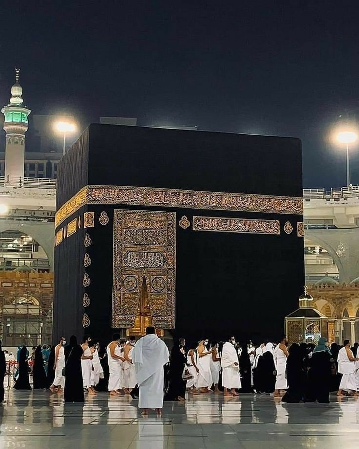 0_786B's tweet photo. آج کی اچھی بات 
جب اللہ کسی پر مہربان ہوتا ہے
تو اسے آنکھ نہیں دل کی نظر عطا
کرتا ہے پھر وہ ہر دکھ میں سبق ہر
تاخیر میں ہر نقصان میں حکمت دیکھنے لگتا ہے۔اس لیے تم بس اپنے رب پر پختہ یقین رکھوصاحب جو رب دونوں جہانوں کو
سنبھالے ہوئے ہے یقیناً وہ تمہارے
ننھے سے دل کو بھی تھام لےگا https://t.co/sSMlCG6Kz0