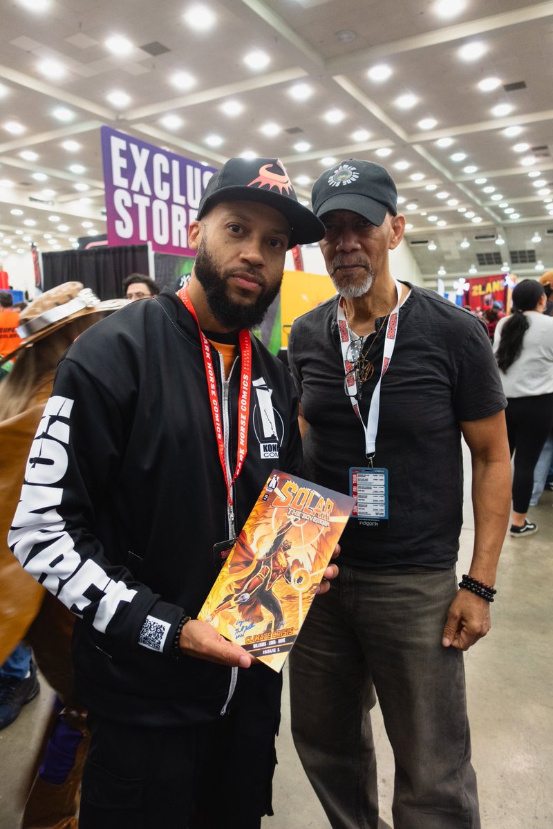 BJKICKS's tweet photo. Time for Day 3 of Baltimore Comic Con! Here are some of my favorite pics from Day 2. #baltimorecomiccon https://t.co/PZAUX42kAr