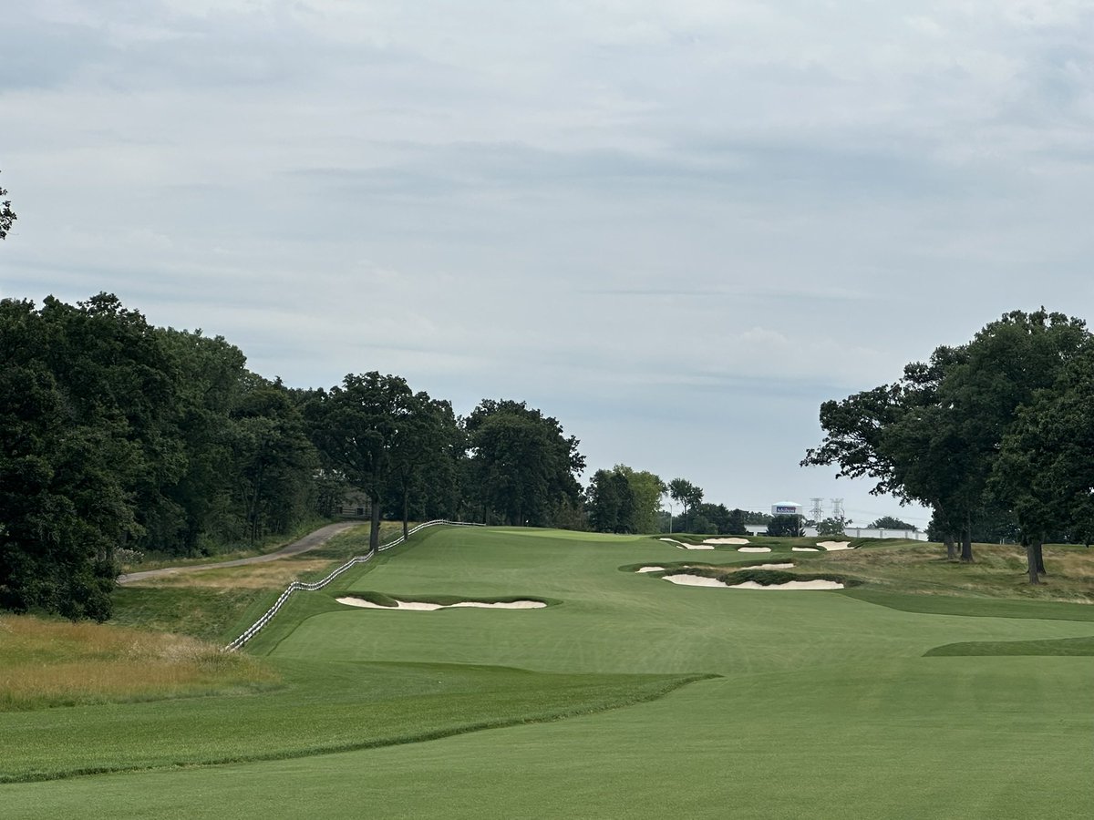 BryanTweed16's tweet photo. In spirit of #PresidentsCup Sunday, my #TweederTop10 Chicagoland Courses I’ve Played:

1) Medinah (No. 3)
2) Beverly
3) Skokie
4) Olympia Fields (North)
5) Black Sheep (1st/3rd)
6) Conway Farms
7) Onwentsia
8) Flossmoor
9) North Shore
10) Olympia Fields (South)

HM: Knollwood https://t.co/fz9JemvK1w