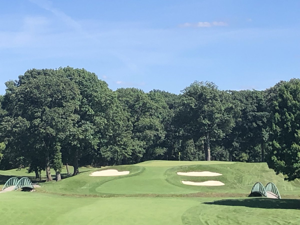 BryanTweed16's tweet photo. In spirit of #PresidentsCup Sunday, my #TweederTop10 Chicagoland Courses I’ve Played:

1) Medinah (No. 3)
2) Beverly
3) Skokie
4) Olympia Fields (North)
5) Black Sheep (1st/3rd)
6) Conway Farms
7) Onwentsia
8) Flossmoor
9) North Shore
10) Olympia Fields (South)

HM: Knollwood https://t.co/fz9JemvK1w