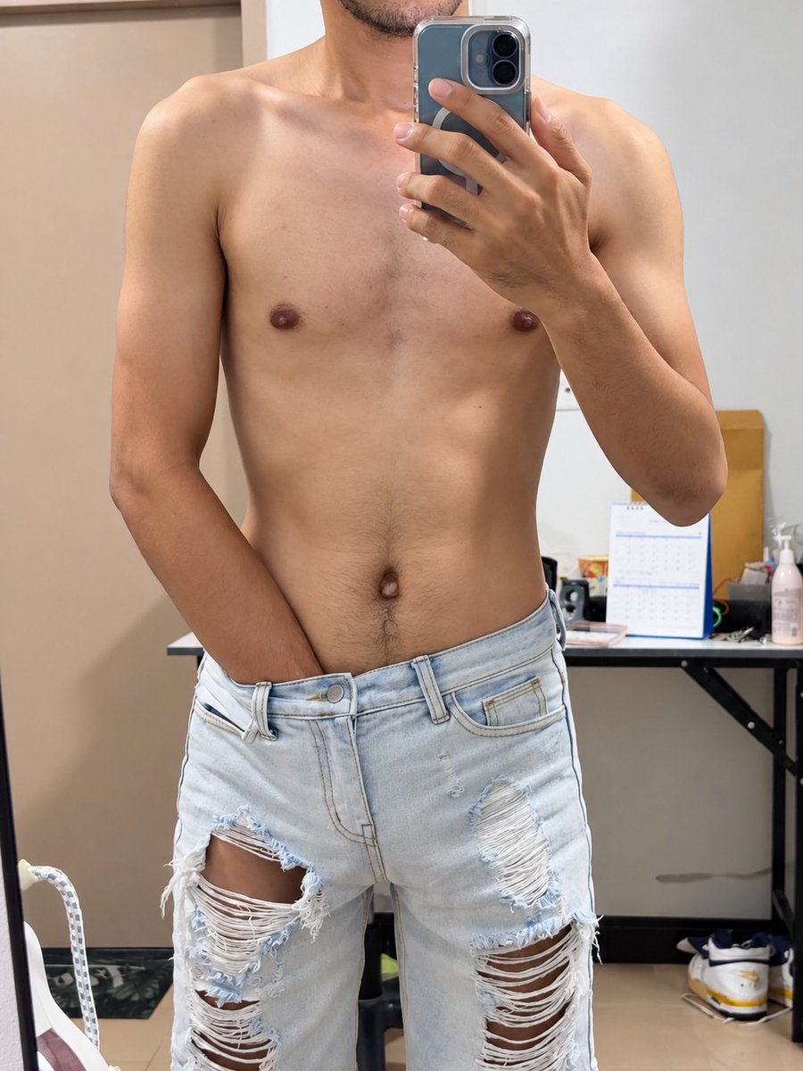TTKK0700's tweet photo. #วันว่างๆ #เมา #แก้ผ้า #เงี่ยนควยน้ำแตก https://t.co/7b2hffbgYf