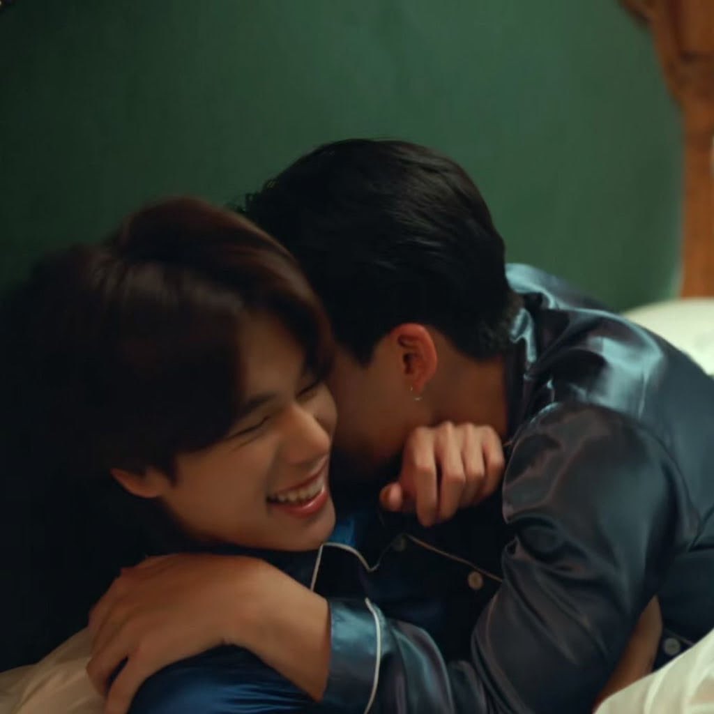 yapperphu's tweet photo. *SMOOCH SMOOCH* https://t.co/S1CuBqytA4