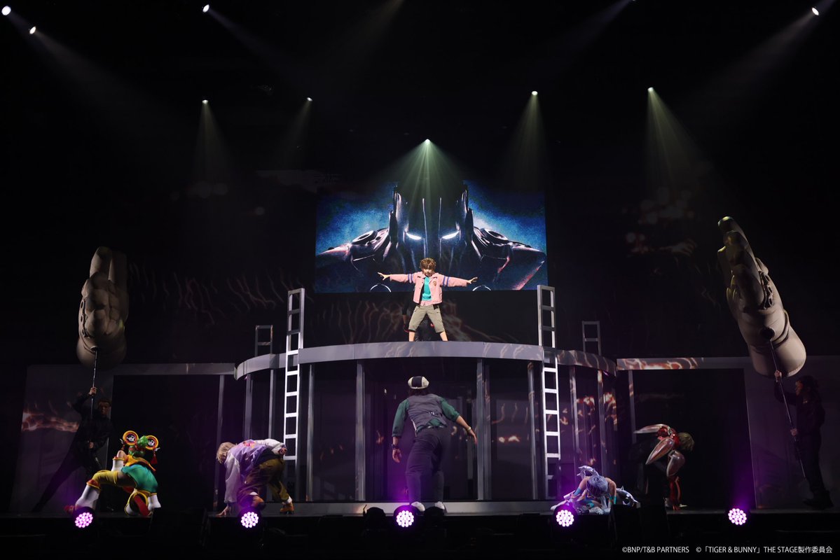 t_d_Luka's tweet photo. 🎊東京全公演が終わりました！皆様からの温かいコメントや応援が全部ぼくのパワーになっていました✨本当にありがとうございました！

毎日とっても楽しかったです😊

次は神戸でお会いしましょう！

📷たけきくん、神戸も一緒に頑張ろうね🔥

#舞台タイバニ
#トニー
#松坂岳樹 くん
#武井ダマセノ瑠珂 https://t.co/uQjOGEBrlj