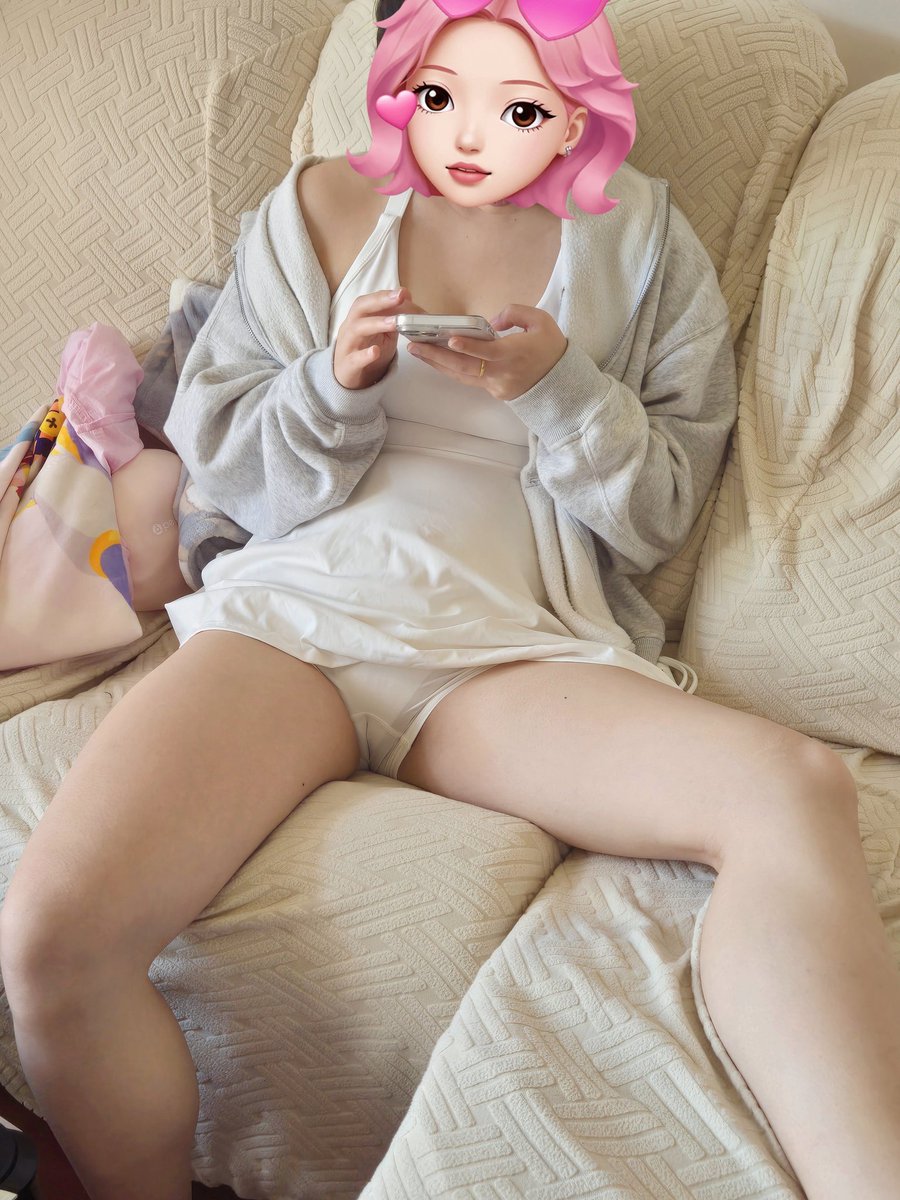 Dawnvfy's tweet photo. 有一点点黑，不过挺干净的😉

是谁说要锐评我本人bb的啊？

心情不好好来发泄！！无🚪来就给🫣 https://t.co/y2iYoWQUds