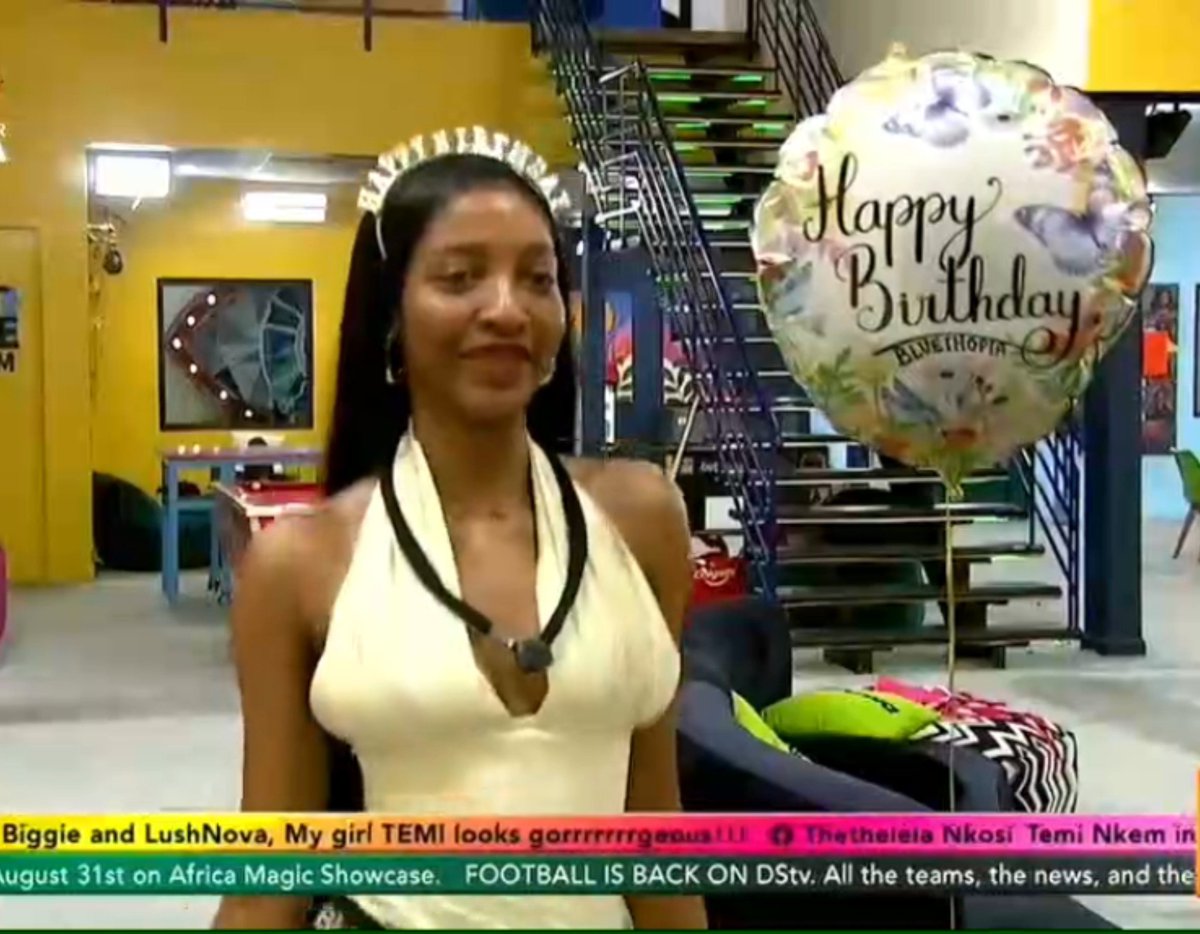 paleeeeyy's tweet photo. My Birthday Princess is glowing she's so beautiful 😍😍😍😍
#BBNaija https://t.co/qJjIi97KMB