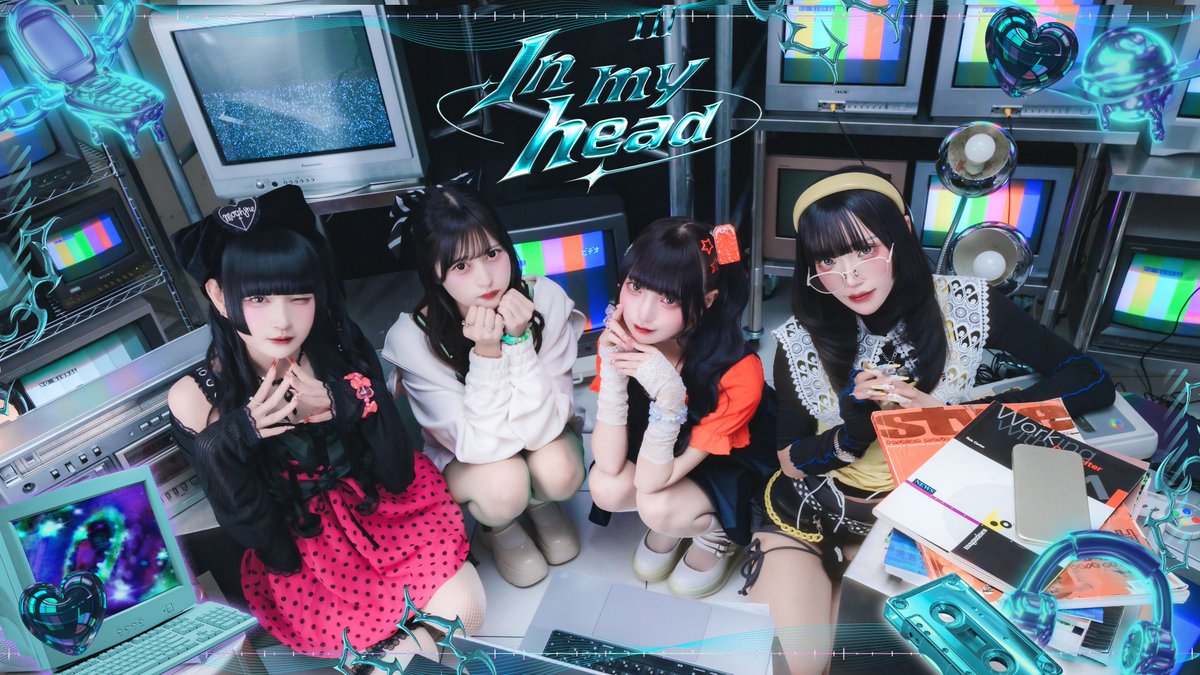 Ill_Idol's tweet photo. ____ MV公開 ____

この後22:40よりプレミア公開🎥.𖥔 ݁

In my head / Ill
https://t.co/q7zfbzOeIs

病的に愛したいの キミの1から100を 🧠♥

#Inmyhead #Ill #イル #MV https://t.co/XKZOGLFVJX