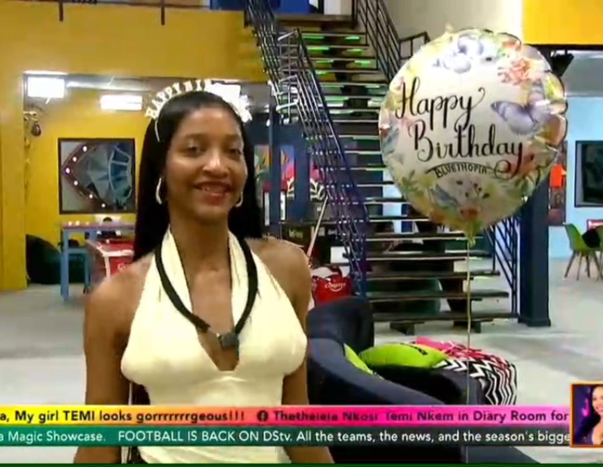 paleeeeyy's tweet photo. My Birthday Princess is glowing she's so beautiful 😍😍😍😍
#BBNaija https://t.co/qJjIi97KMB