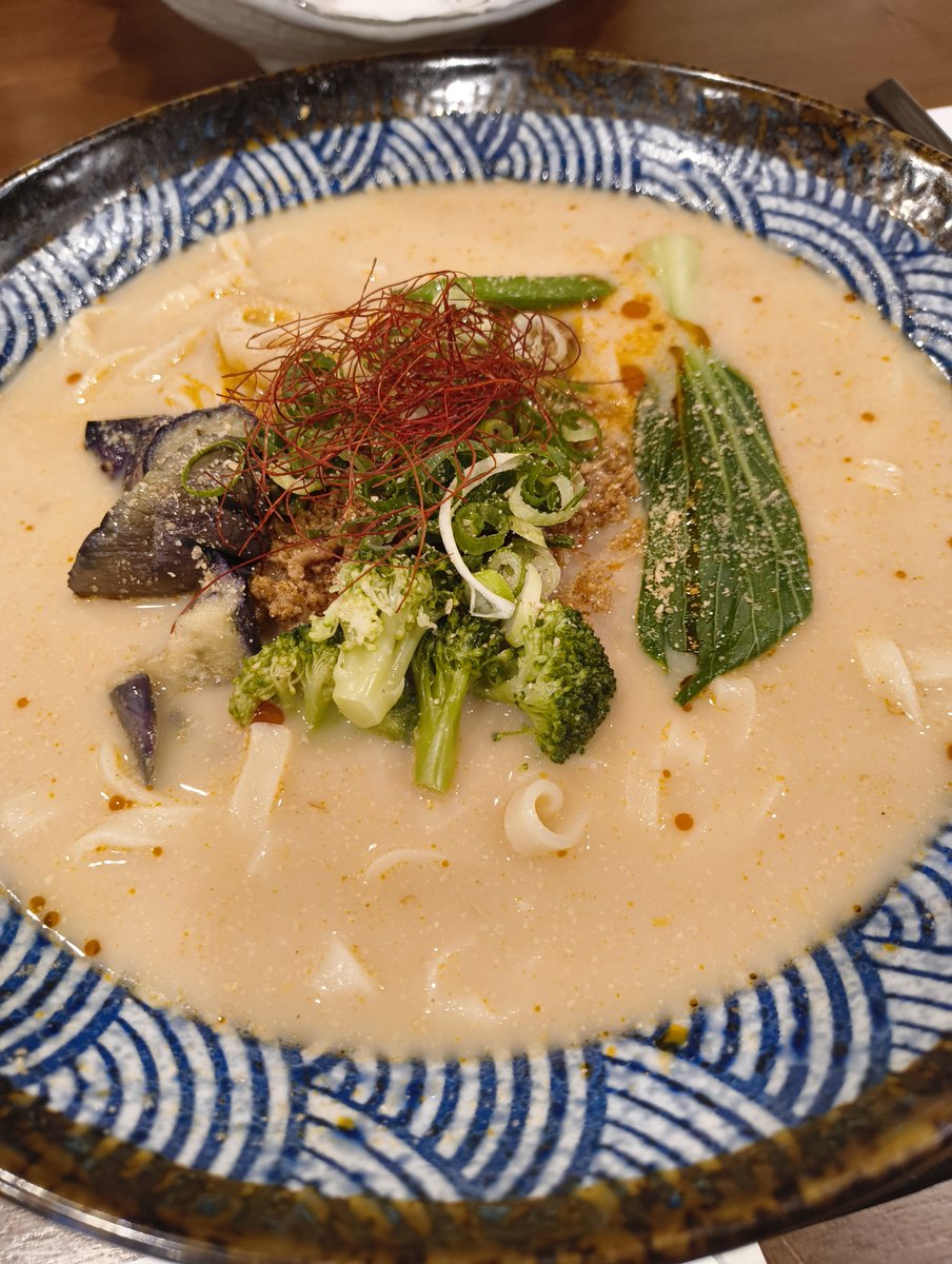 Paris75_8's tweet photo. 創作うどんの「明太子アーリオ・オーリオうどん」と和風のうどんの「ピリ辛豆乳担々うどん」 次は何食べようか。 #御うどん光史 #うどん
https://t.co/NLWUCF8vZ8 https://t.co/yCmNZprGf5