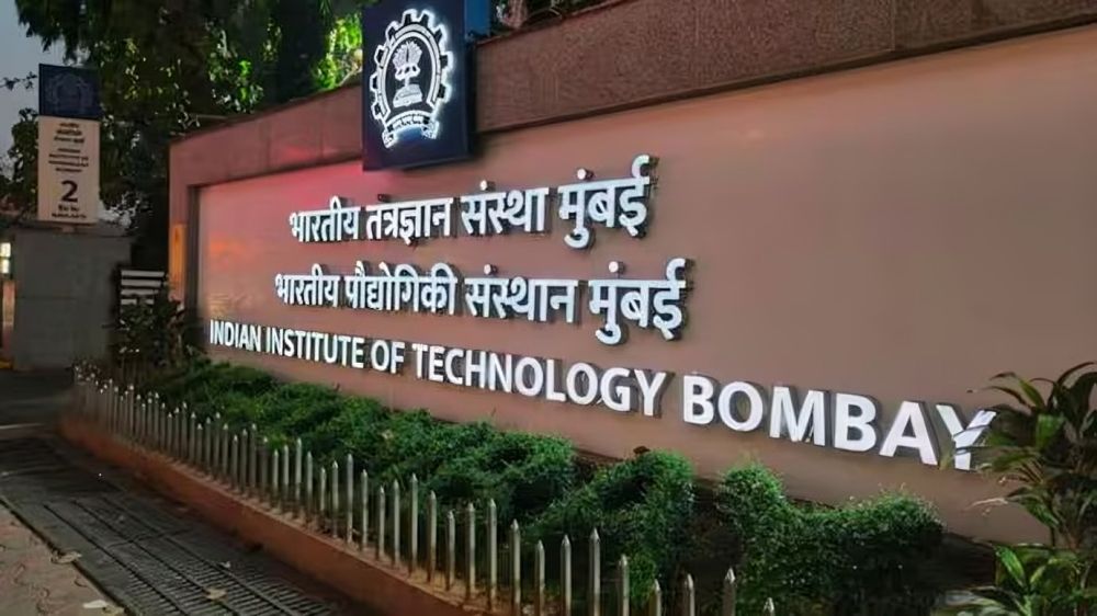 IndianTechGuide's tweet photo. 🚨 IIT Bombay has only five SCs and six OBCs among 412 professors at the institute. https://t.co/WnvOKUTfcF