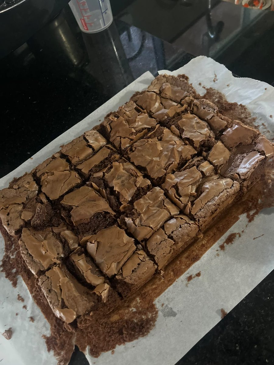 beakoheh's tweet photo. fiz brownie pra tirar acalmar minha ansiedade https://t.co/xwFwnN4Pka