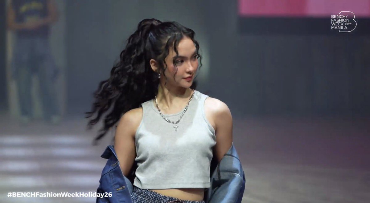 kowalerts's tweet photo. SHE IS THE MOMENT! 

#KaiMontinola not just walking the runway but she is the moment! 
#BenchFashionWeekHoliday26 https://t.co/aGHFJliSuk