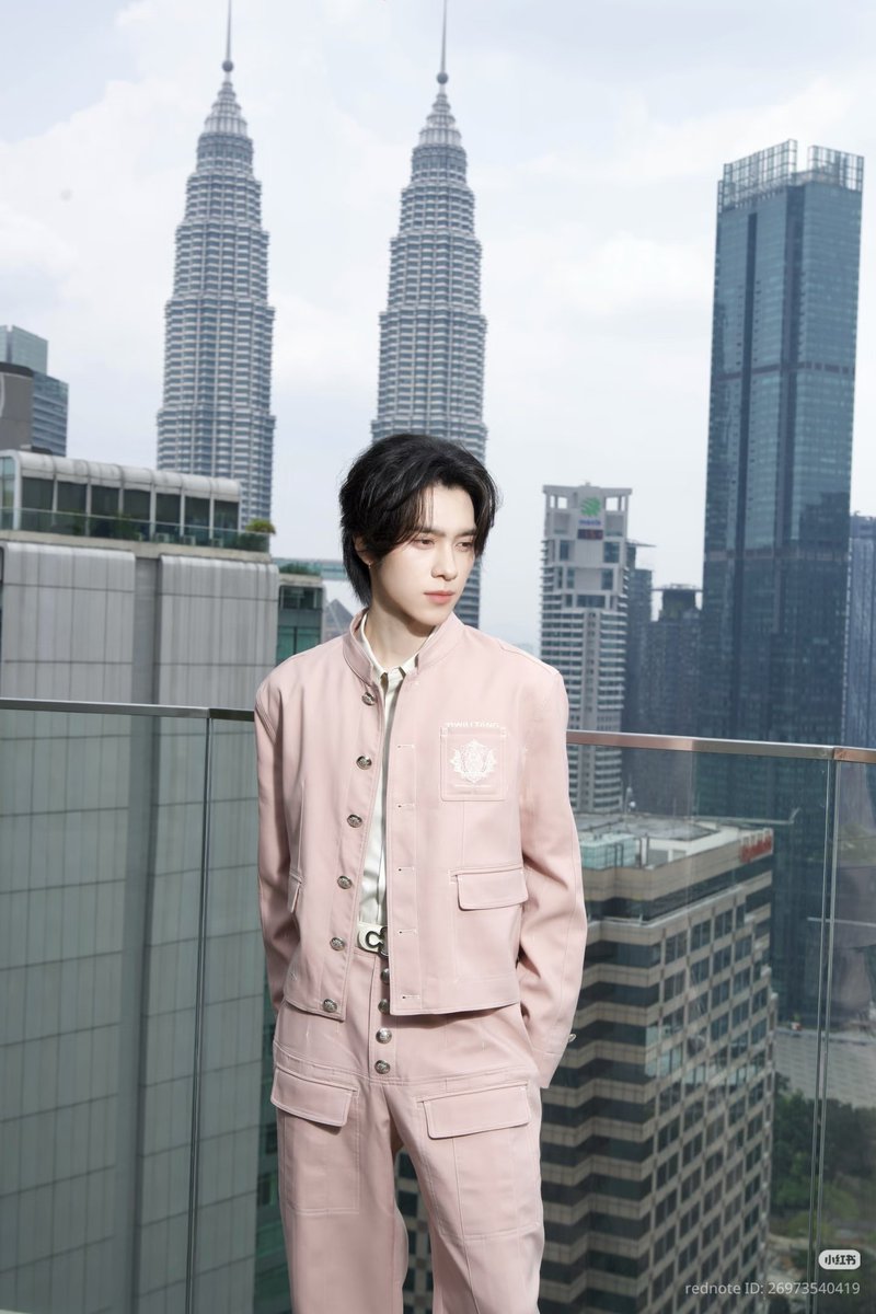 289film's tweet photo. 📸 #hendery xiaohongshu update! https://t.co/UYWV5kjVFs
