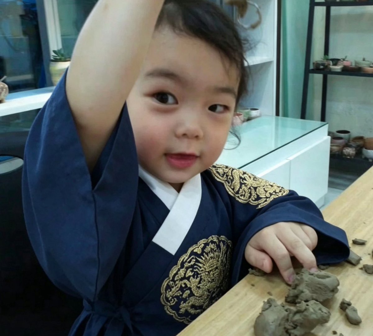 mumigunjohansam's tweet photo. 하 https://t.co/9AnqzXErQp