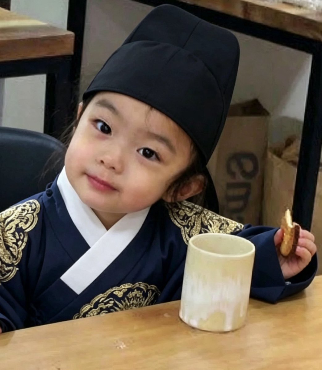 mumigunjohansam's tweet photo. 하 https://t.co/9AnqzXErQp