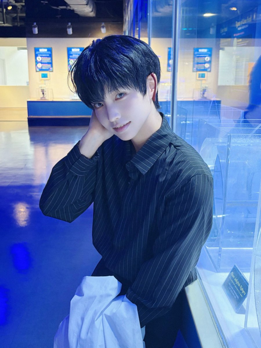 s2ow0_0's tweet photo. 해저기지 일상 https://t.co/dcDCE9gkf8