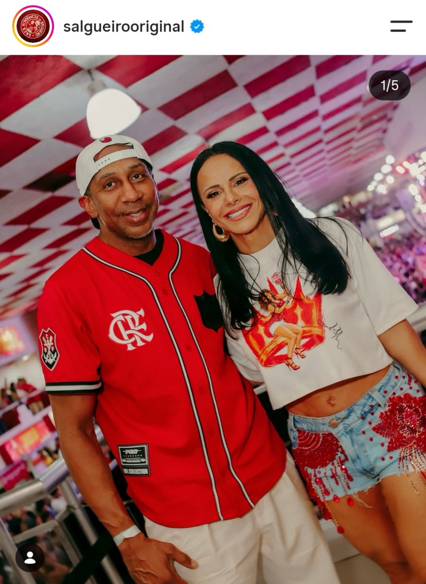 marcelaelaela's tweet photo. O Stephen A nunca mais tirou o Manto. Foi pro Salgueiro de Flamengo 😅 https://t.co/6d0HnL8vrn