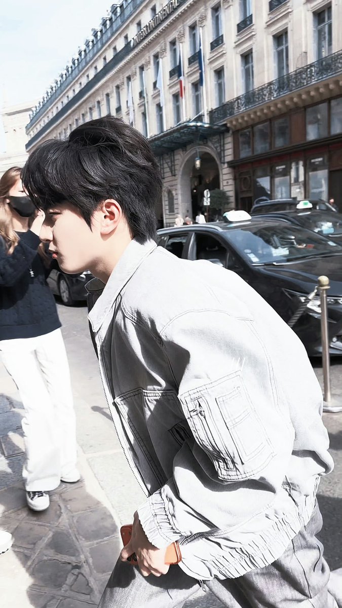 Muen_1116's tweet photo. 🧡💖My handsome boy���Anticipating Mu Zhicheng at Paris Fashion Week! So handsome, with such youthful charm.

#MuZhicheng
#LOrealParis
#ParisFashionWeek
#PFWSS27 https://t.co/gG5ANQF5oo