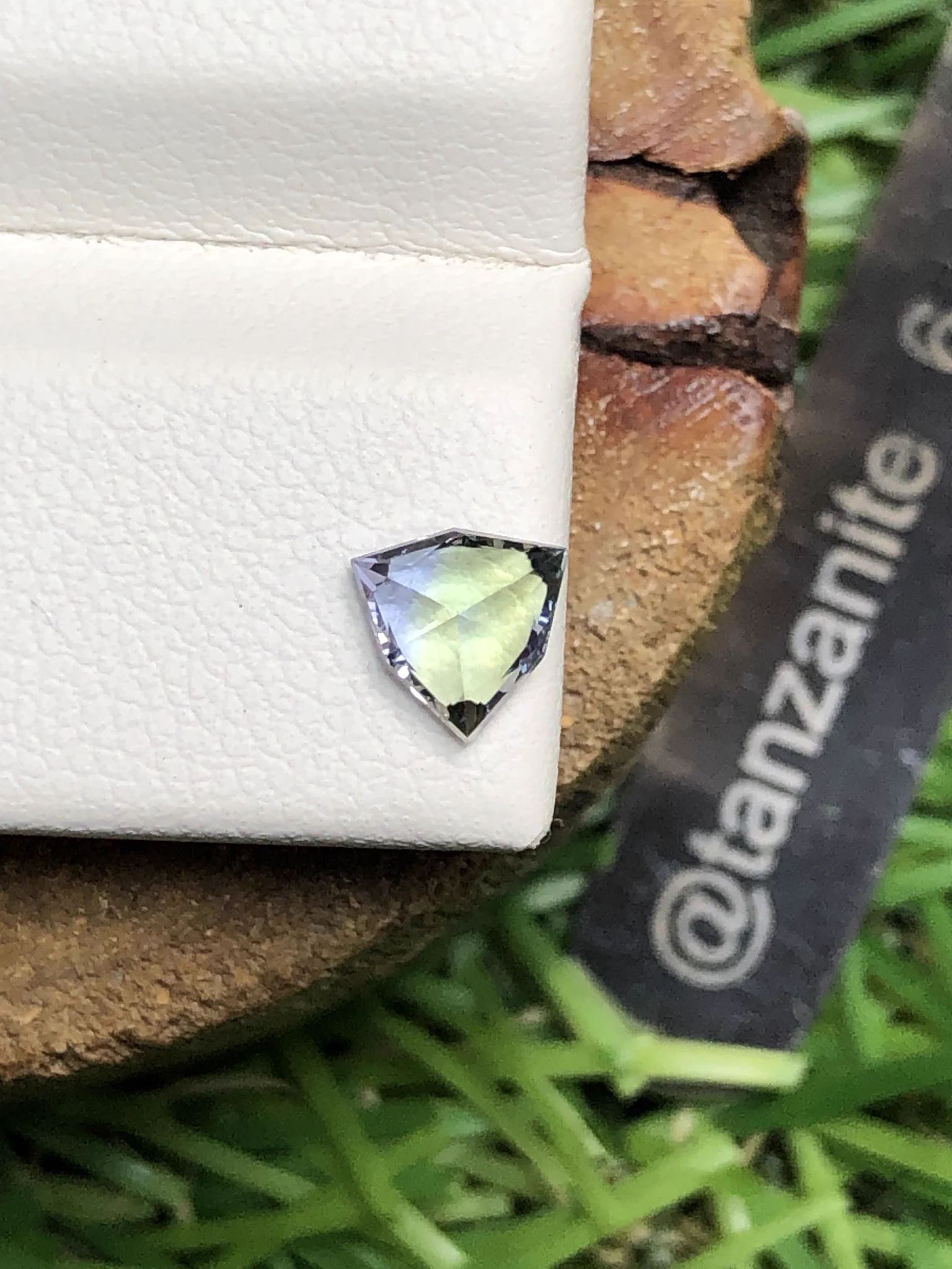 タンザナイトゾイサイト on X: 