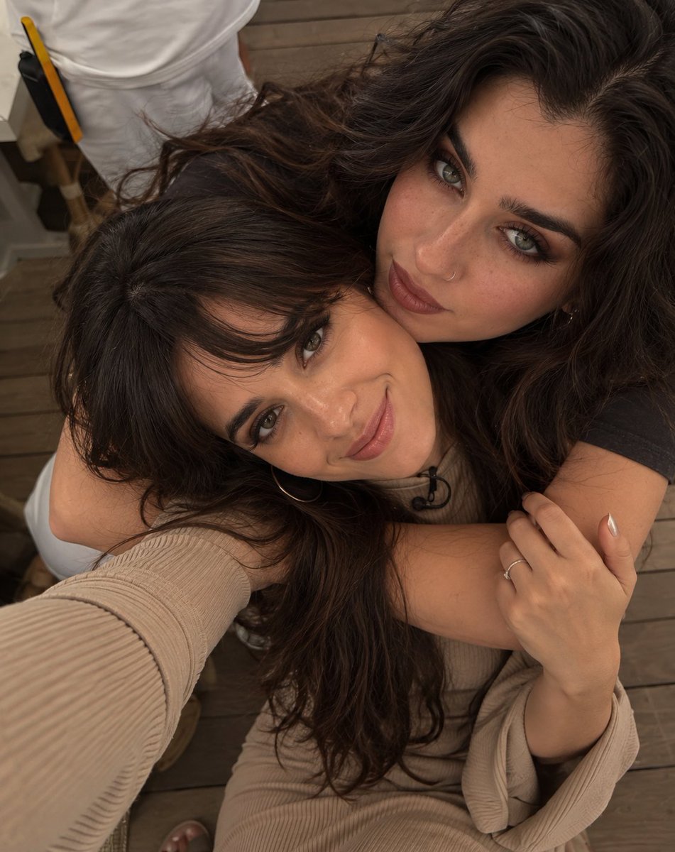 MorgadoJC14's tweet photo. Bom domingo a todos Camrenshipper🥰 https://t.co/LETL48zjjK