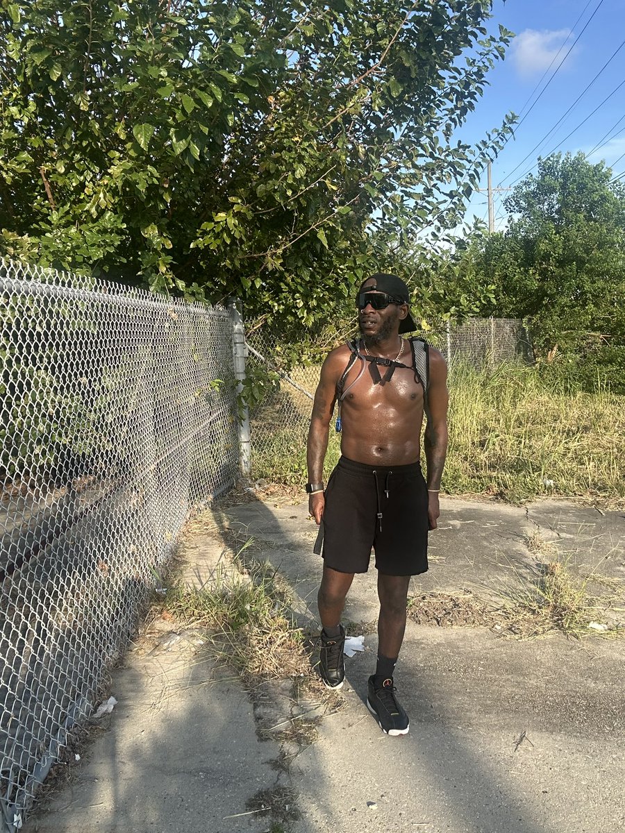 Swaggxilla's tweet photo. #SundayRunday https://t.co/1dZZ0TGiH5